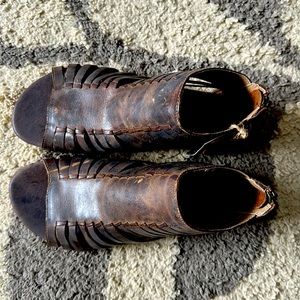 Roan Bed/Stu Leather Sandals